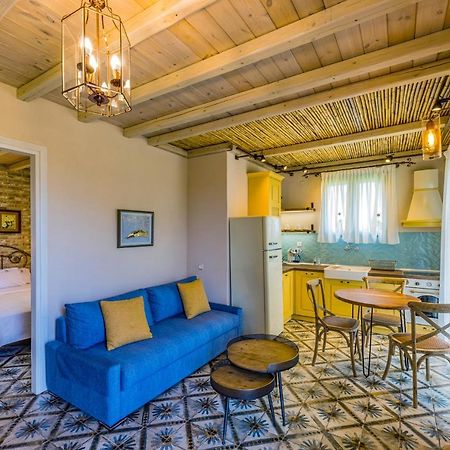 Mediterraneo Luxury Suites Halkidiki Vourvourou Buitenkant foto