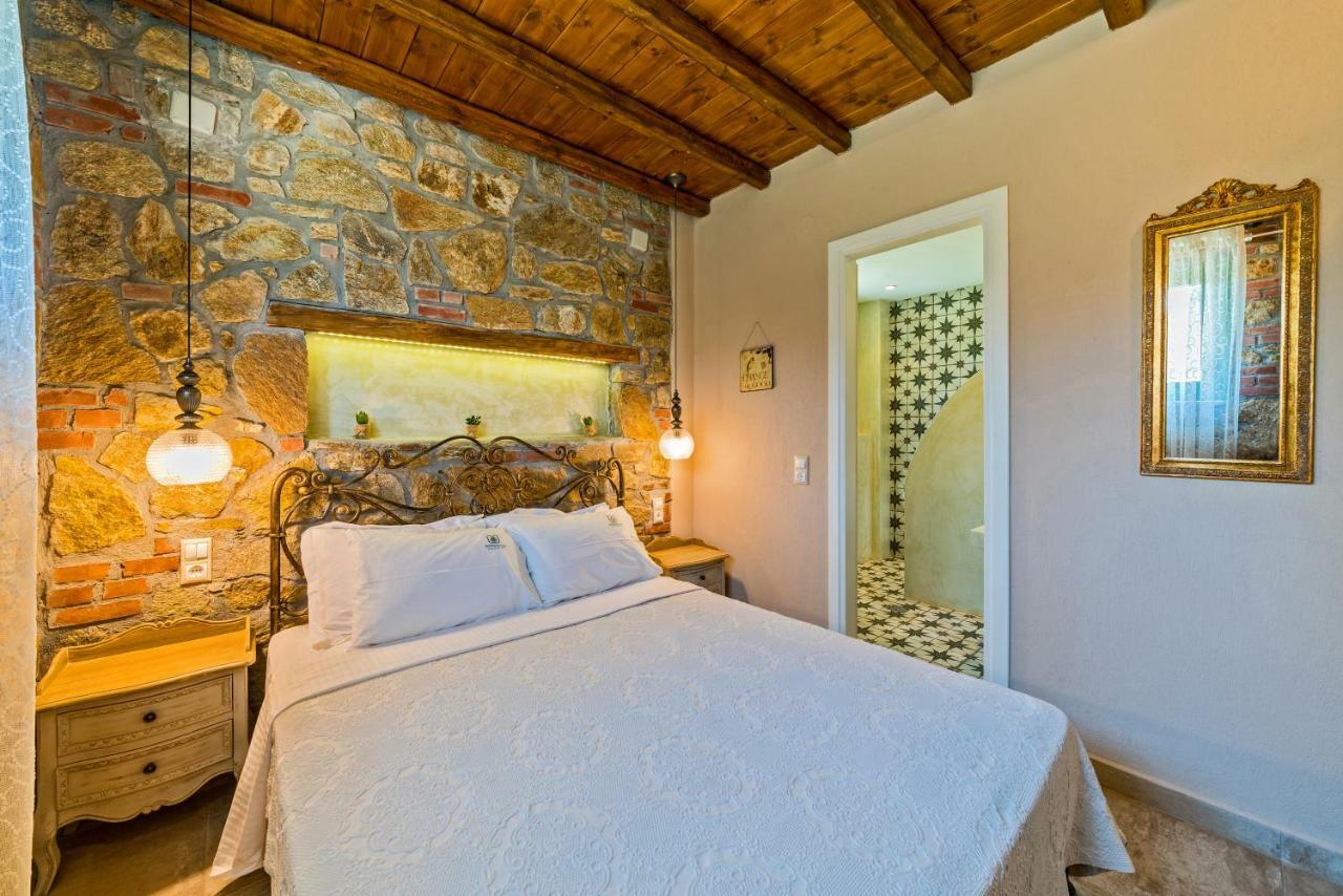 Mediterraneo Luxury Suites Halkidiki Vourvourou Buitenkant foto